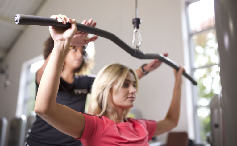 HFE tutor teaching la-pull-down